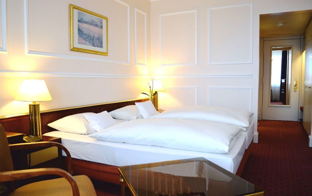Centro Hotel Bristol Bonn Exterior photo