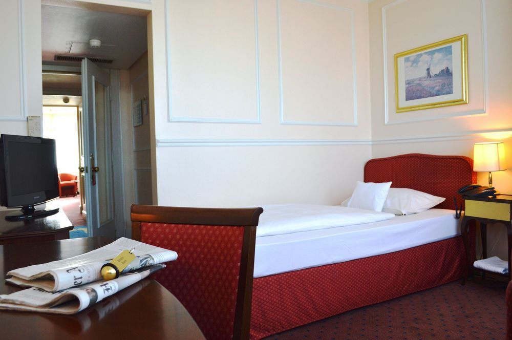 Centro Hotel Bristol Bonn Exterior photo