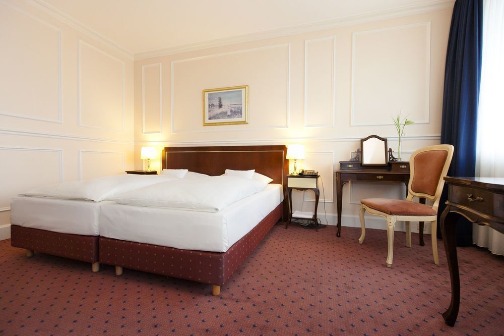 Centro Hotel Bristol Bonn Exterior photo